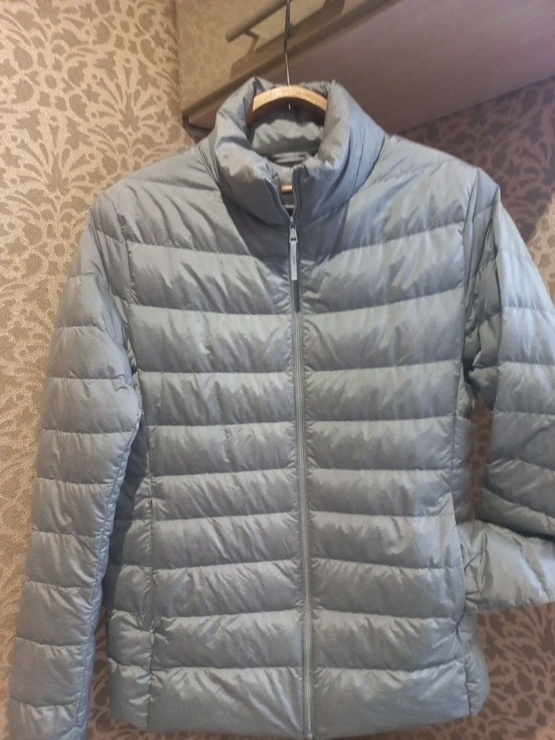 Пуховик  ,, UNIQLO,, р.L полная М-L
