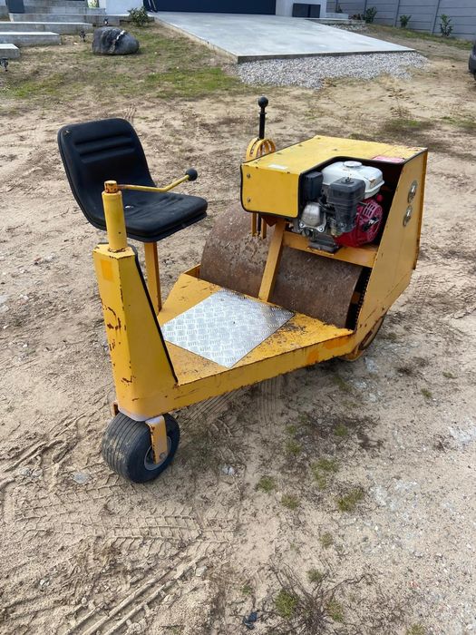 Walec do rownania terenu, zakładania ogrodu silnik Honda