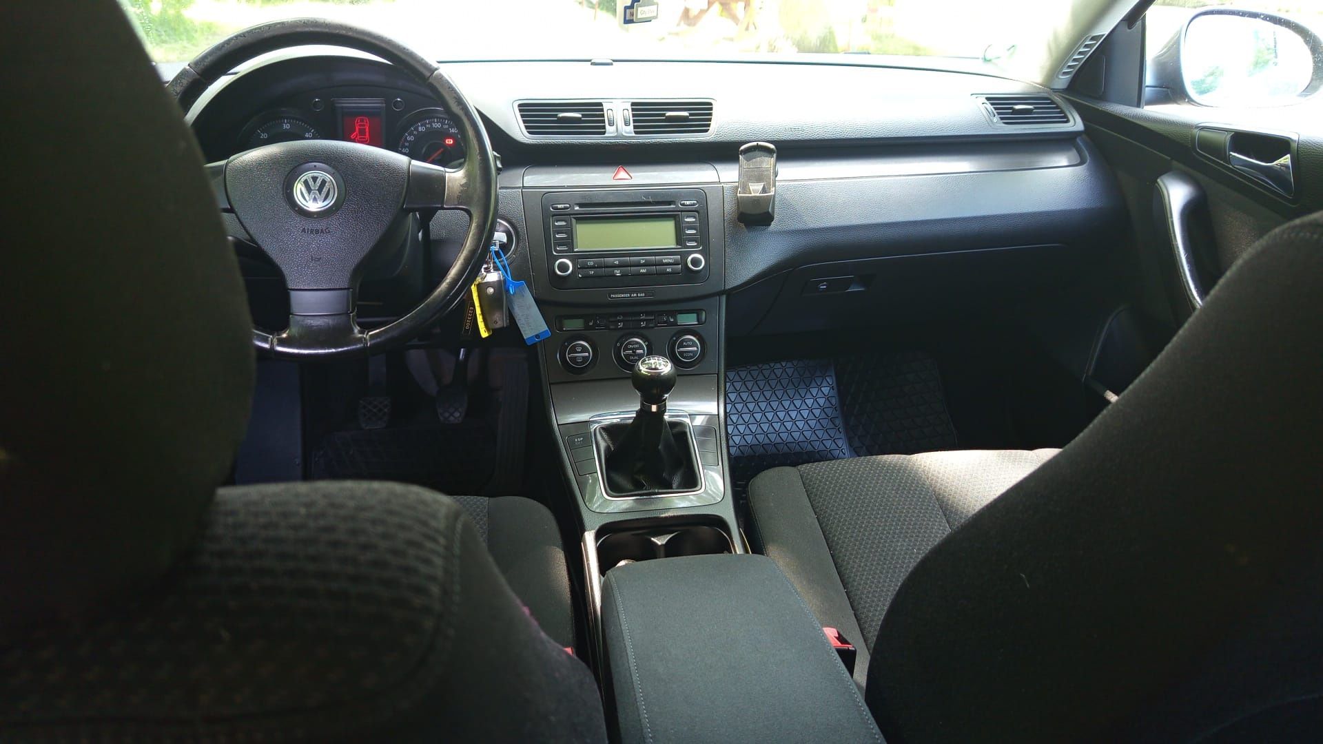 VW Passat B6 kombi 2.0 TDI 2006
alufelgi 17" 
wspomaganie ki