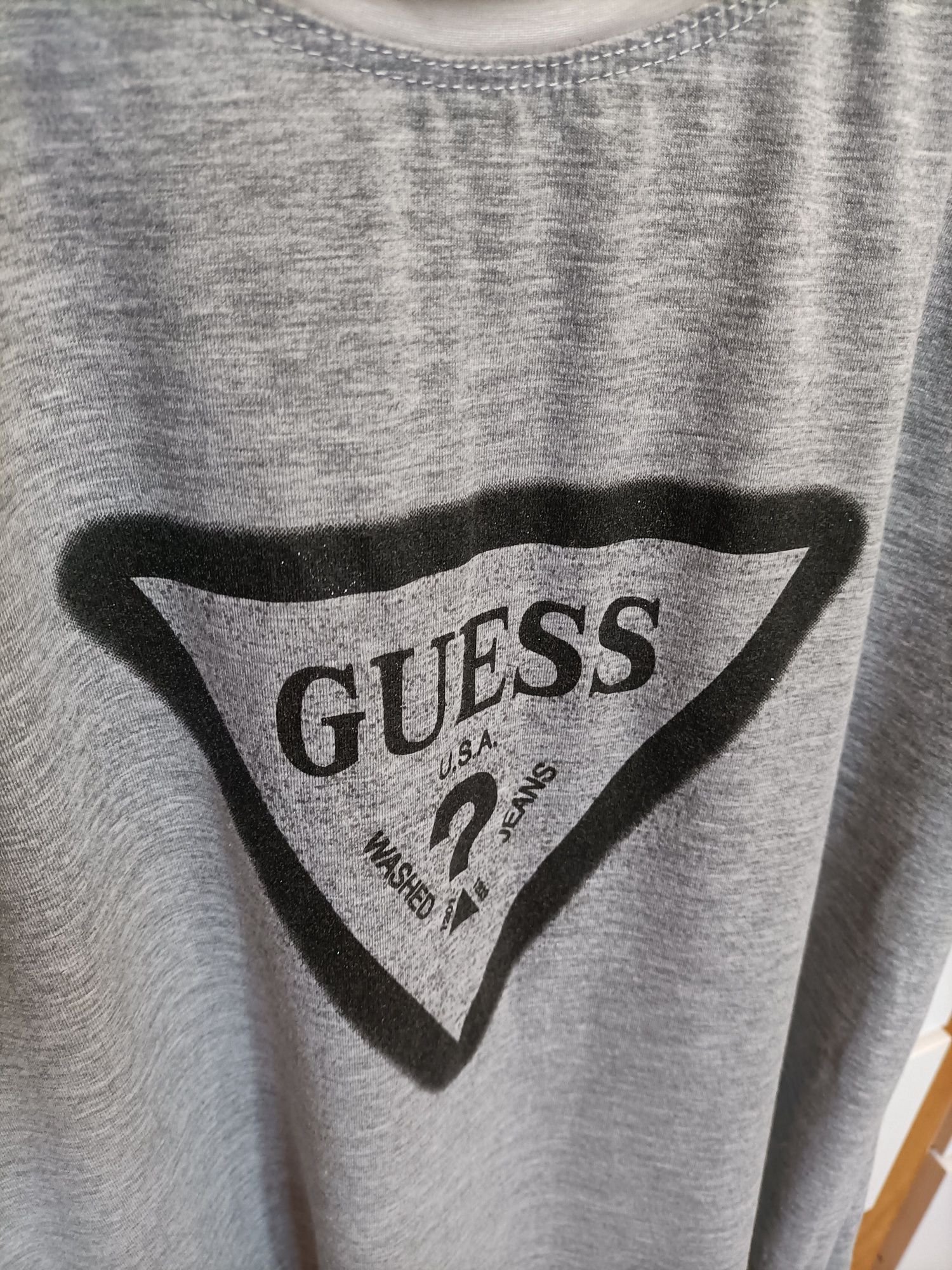 Szary t-shirt guess