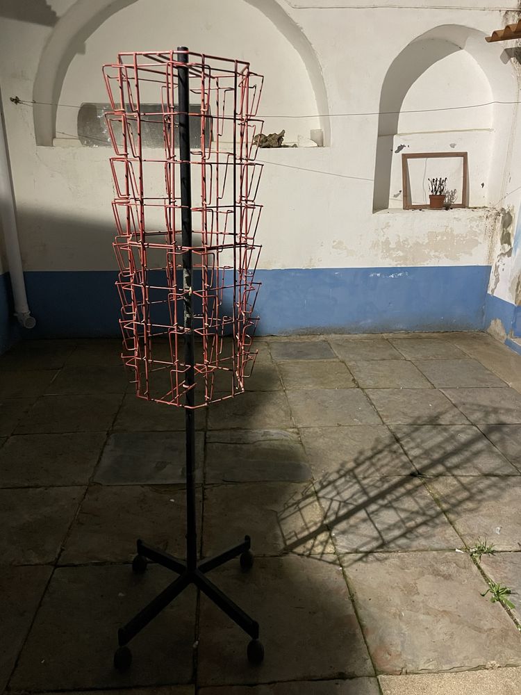 Expositor de postais circular