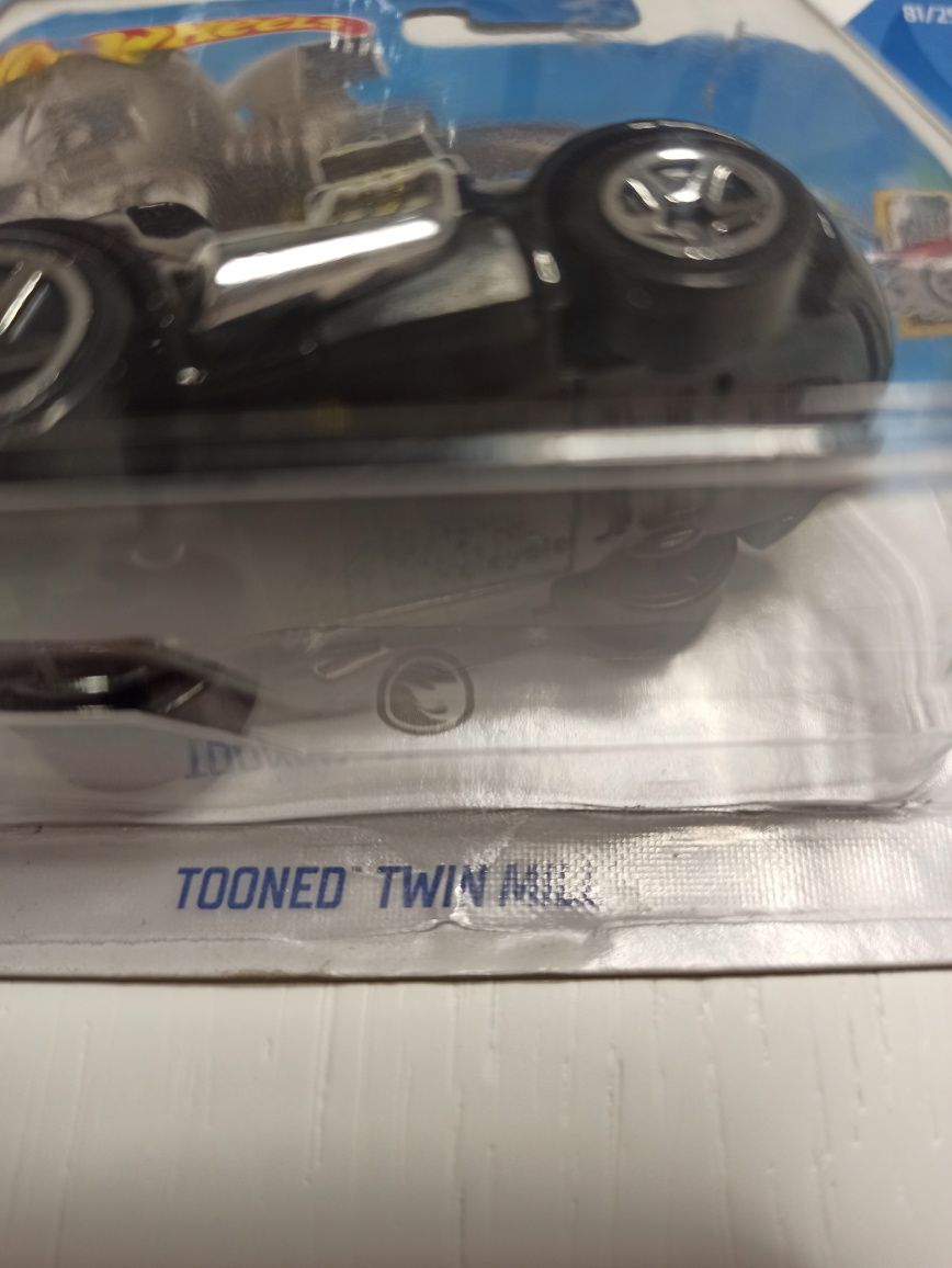 Машинка HotWeels Tooned Twin Mill