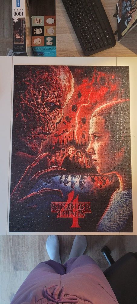 Puzzle 1000 elementów ze Stranger things Netflix