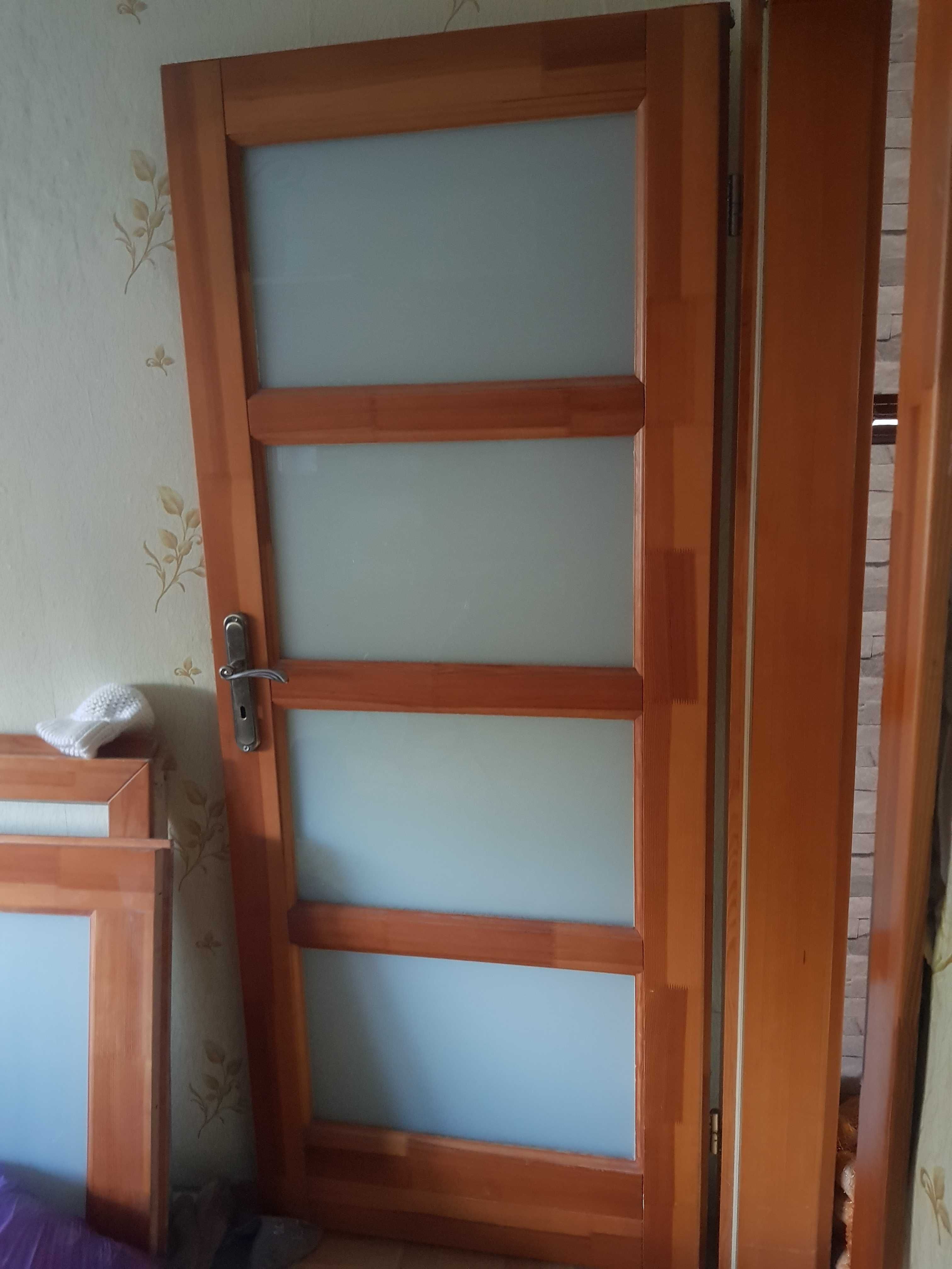 Drzwi wewnętrzne drewniane