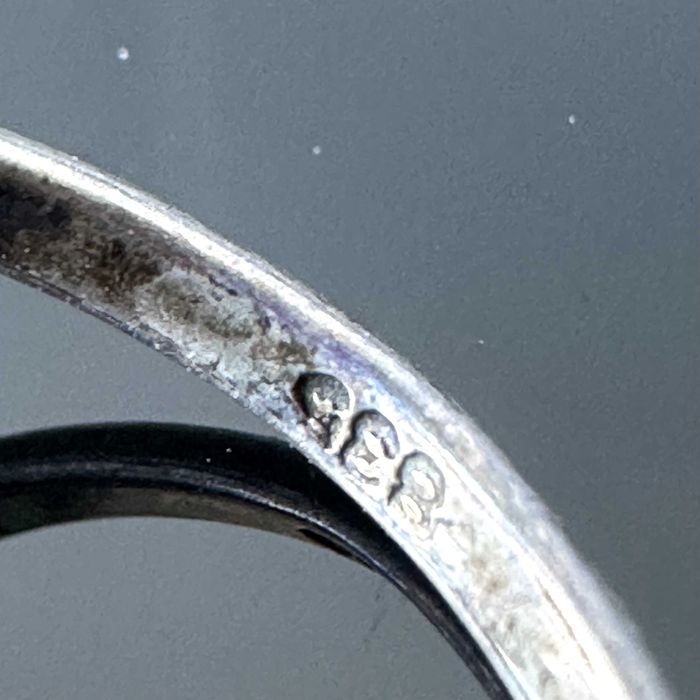 Srebrny pierścionek z Karneolem ok. 1910 roku, srebro próby 835