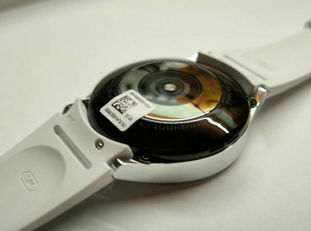 Новий Смарт-годинник SAMSUNG Galaxy Watch 4 42mm Classic Silver