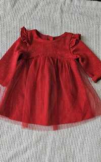 Ślicznie czerwona sukienka niemowlęca