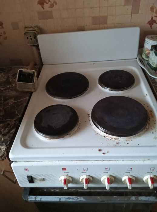 Електроплита з духовкою Веста