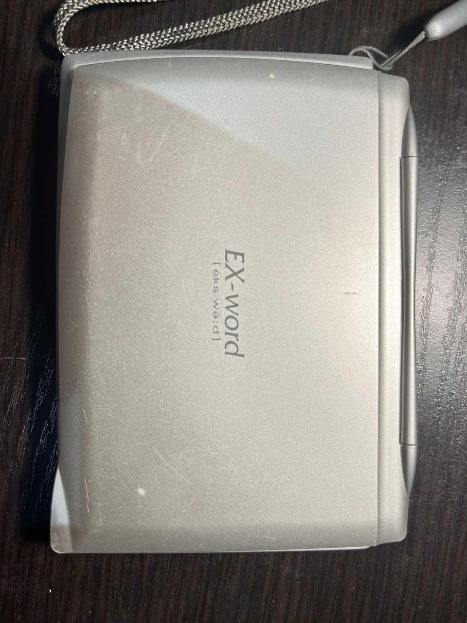 Перекладач Casio EX-Word англо японський