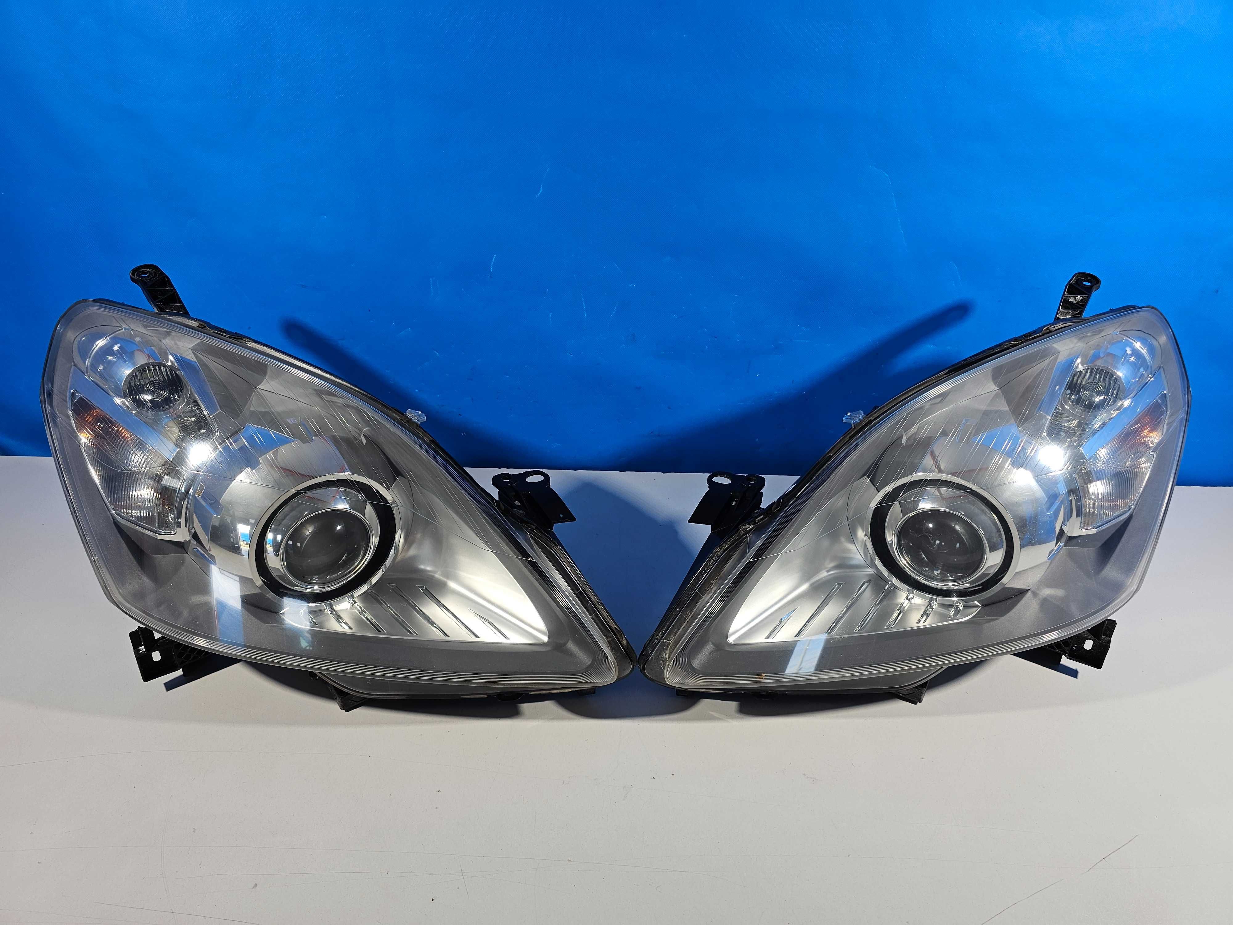 Opel Zafira B Lampy Przód Przednie Bi-Xenon Skrętny Skrętne Lewa+Prawa
