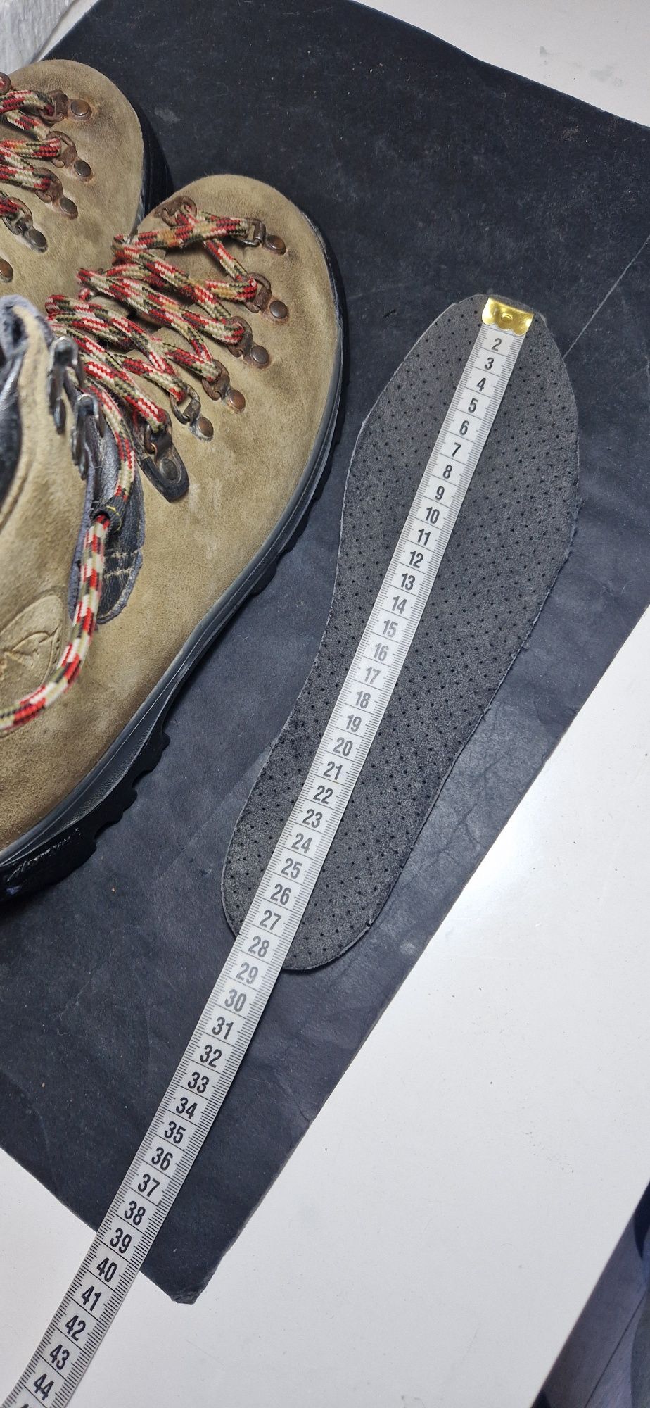 La Sportiva 44.             .