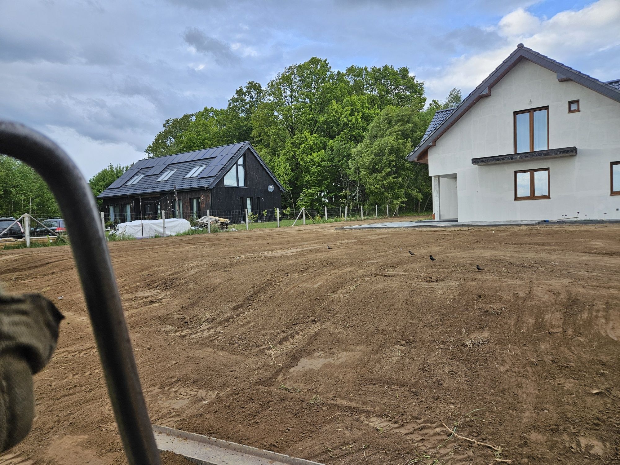 Pracę ziemne równanie terenów pod trawnik