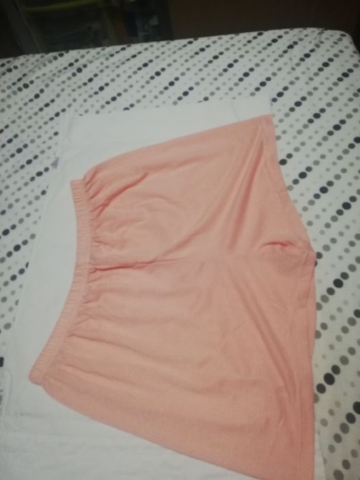 New Salmon-Colored Shorts – Size M/L (see measurements)64730139793667120
