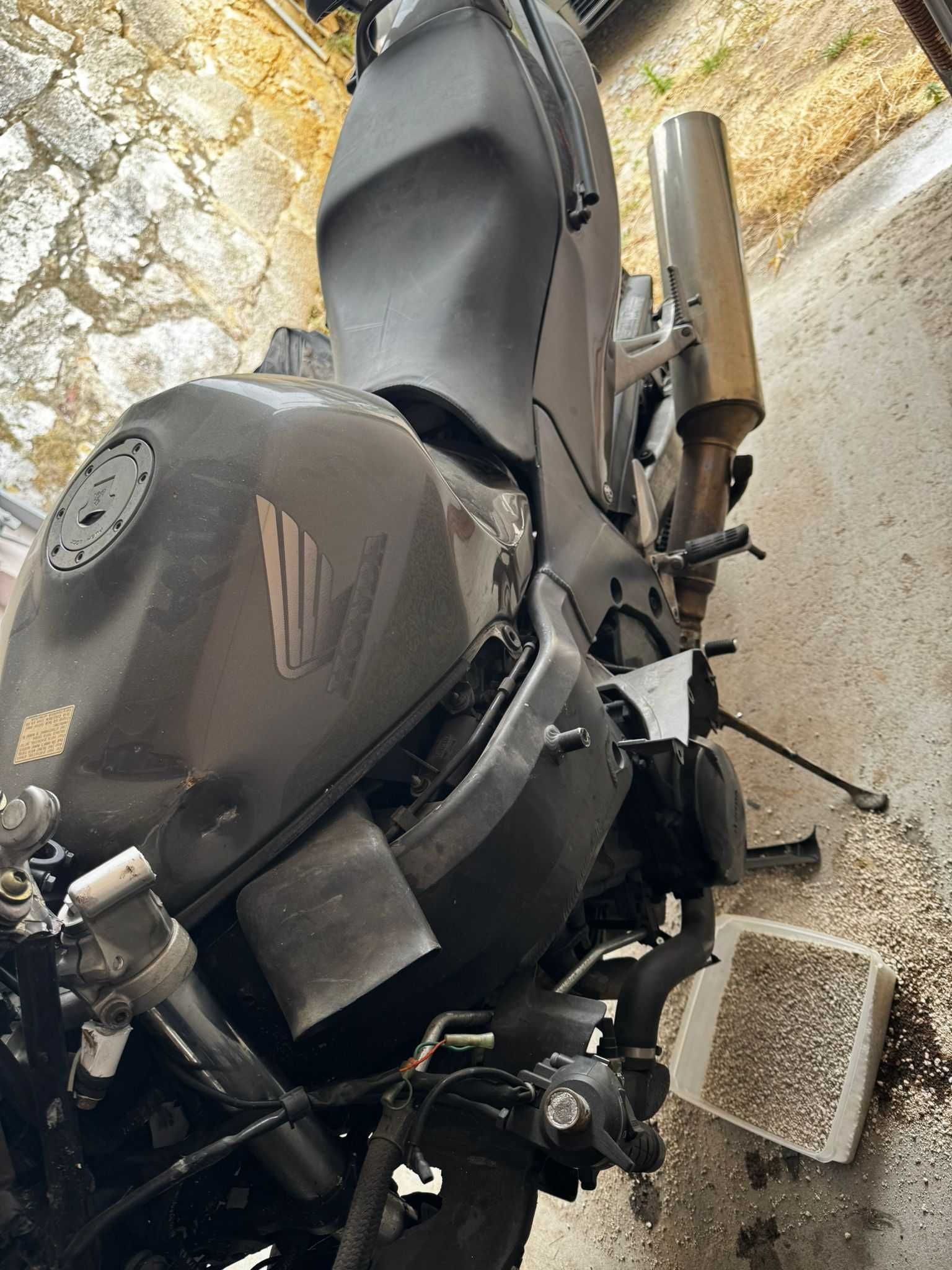 Honda CBR1100XX Peças