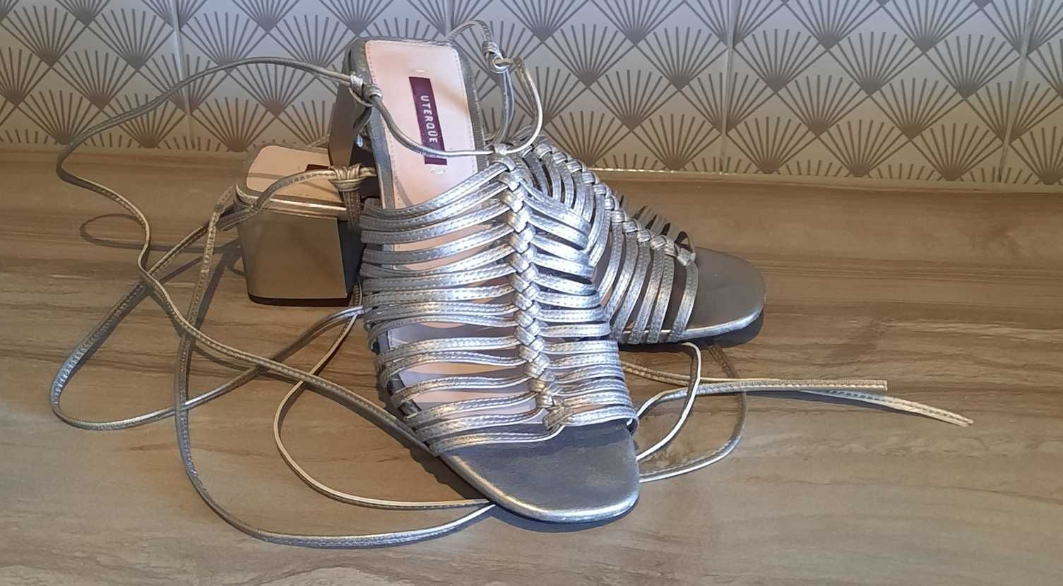 Uterque/Massimo Dutti srebrne sandały wiązane skóra r. 39