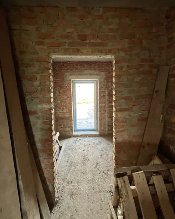 Продаж 3 поверхового у Байківці