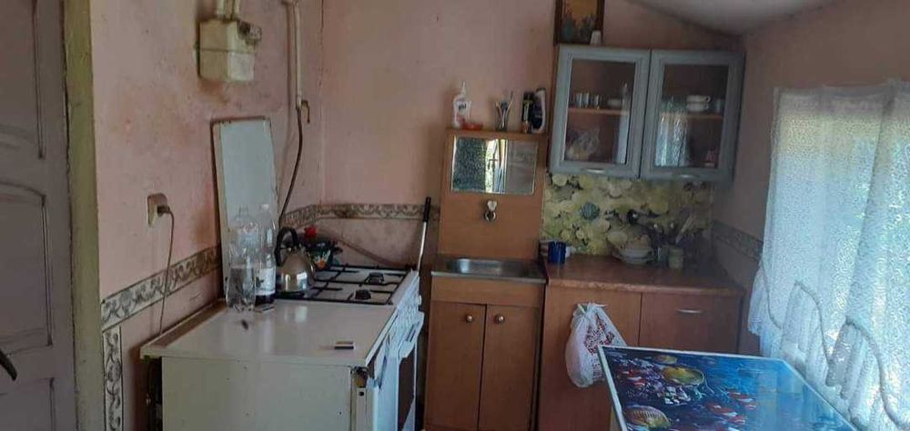Времянка + незавершене будівництво.