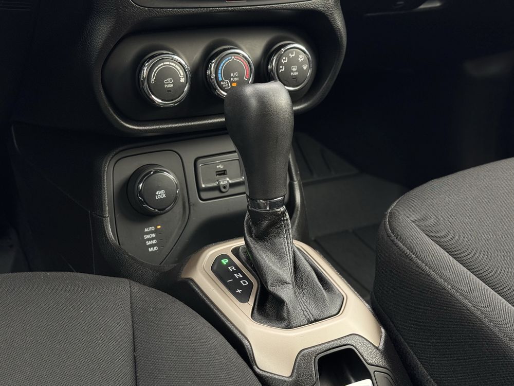 Jeep Renegade 2016 року, 2.4 бензин, автомат, повний привід, 206т.км.