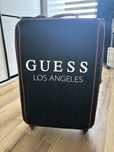 Nowa walizka Guess