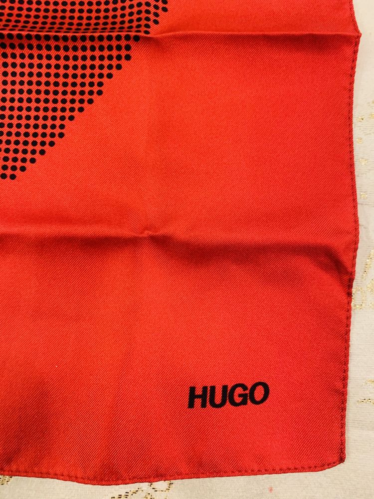 Lenço em seda HUGO (Hugo Boss) novo com etiqueta