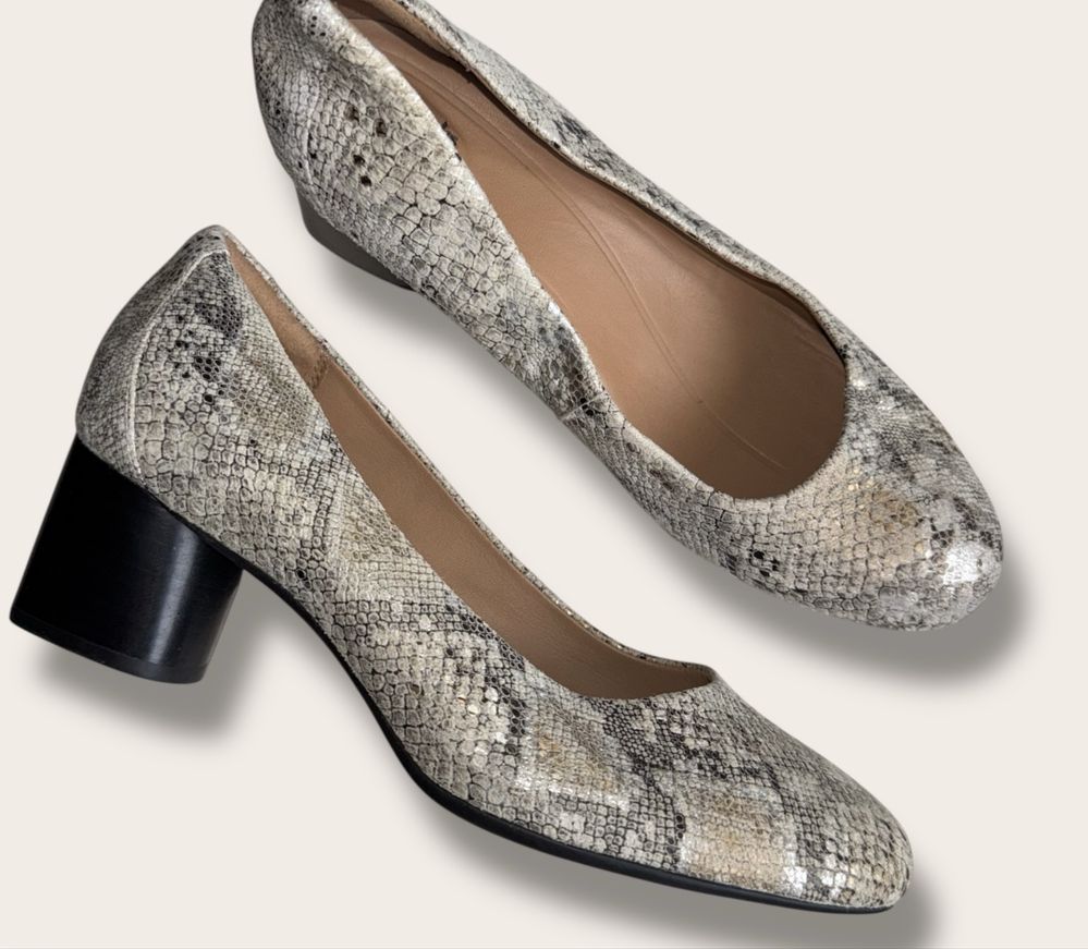 Шкіряні туфлі зміїний принт clarks