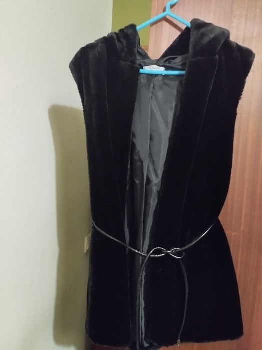 Colete pêlo preto novo