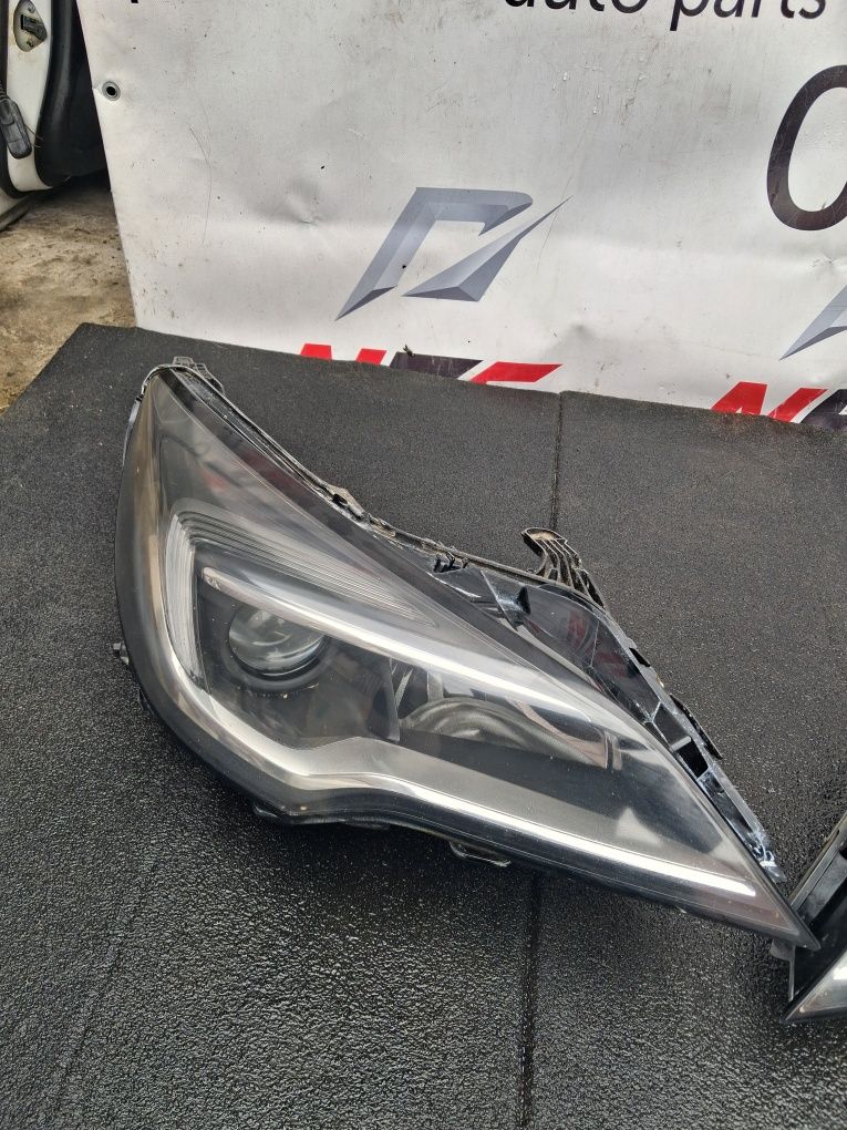 Передня права ліва фара Opel Astra K 39111144 , 39111143