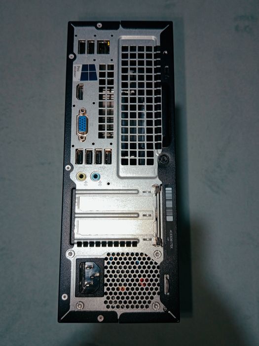 Vendo este Desktop marca HP, mais teclado e mouse original