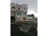 Moradia V3+1 Totalmente Remodelada no Centro da Ericeira e com vist...