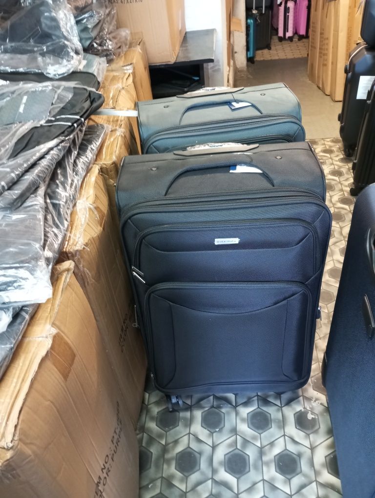 Walizka kabinowa na 4 kołach z grubej codury podróżna zamek TSA