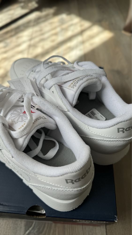 Reebok original жіночі кросівки