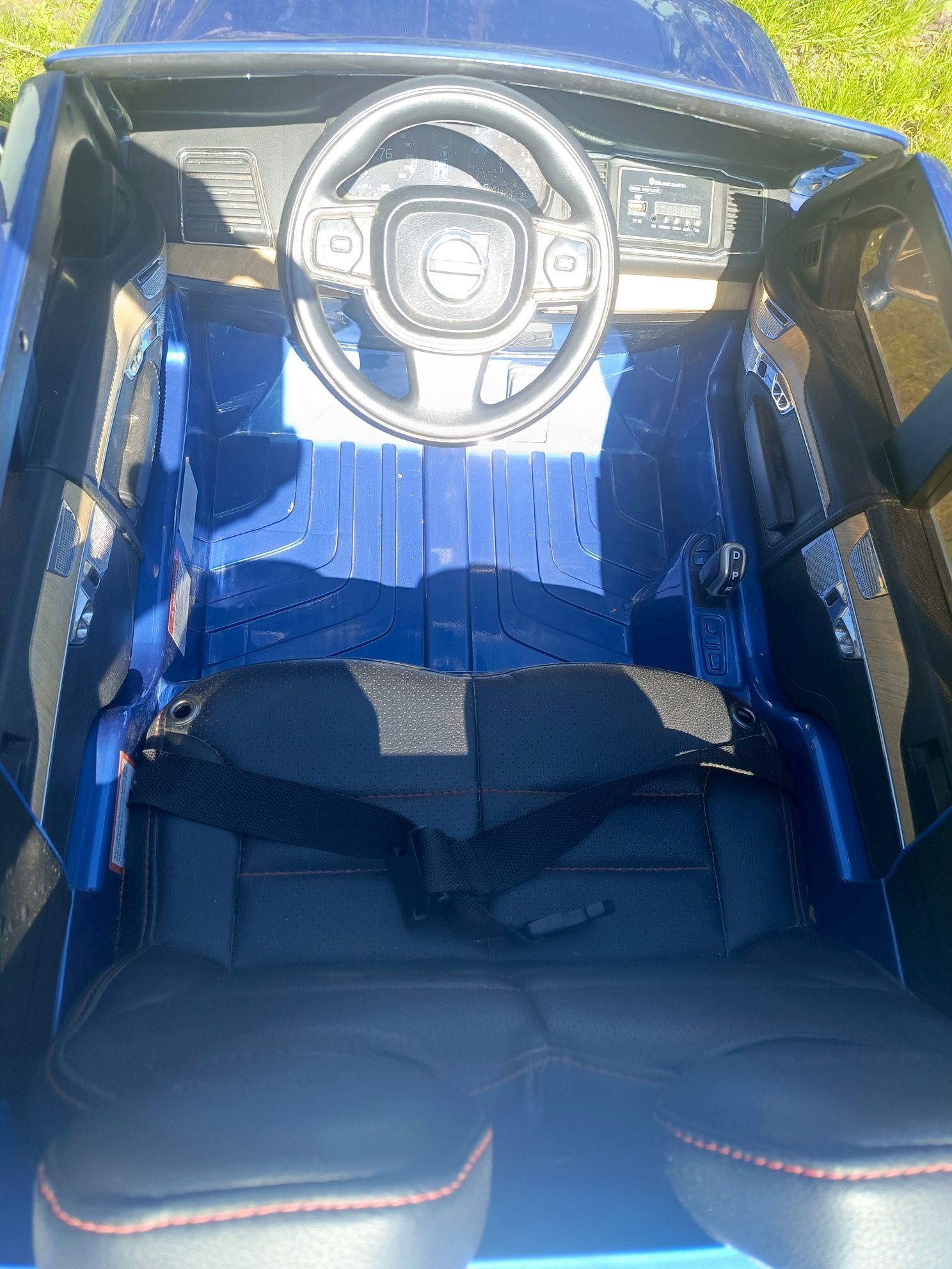 Samochod elektryczny sterowany dla dziecka Volvo XC90 BT, pilot