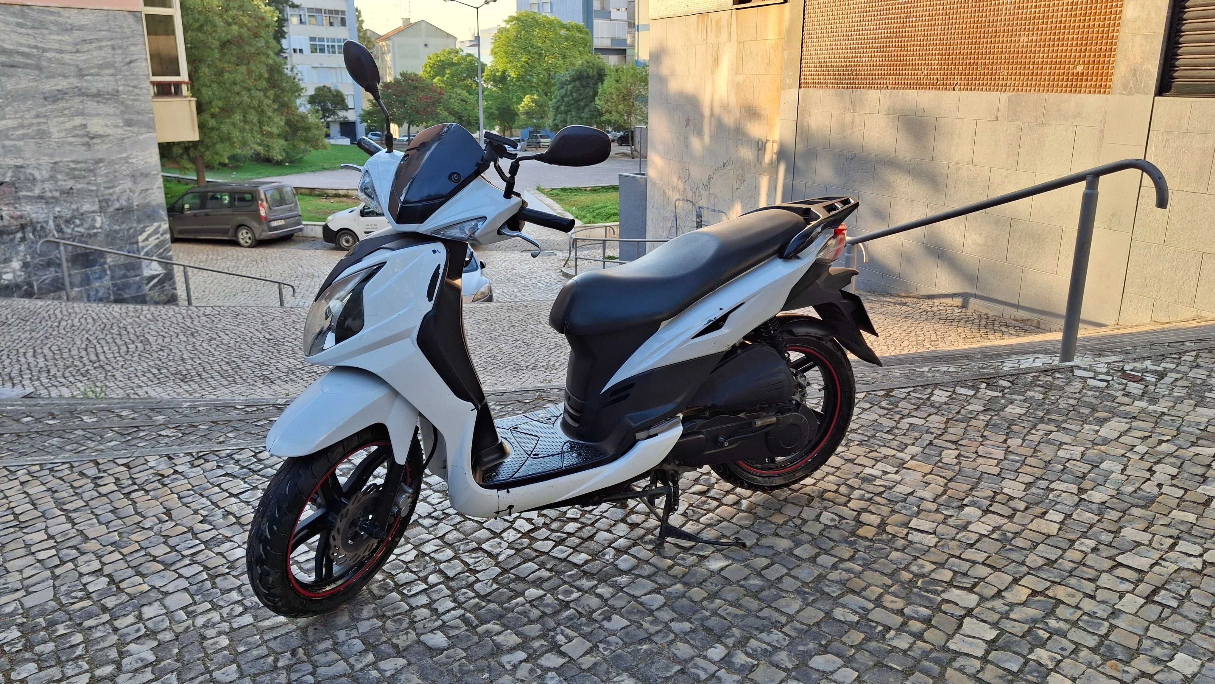 Motociclo Sym Symphony SR 125 CC