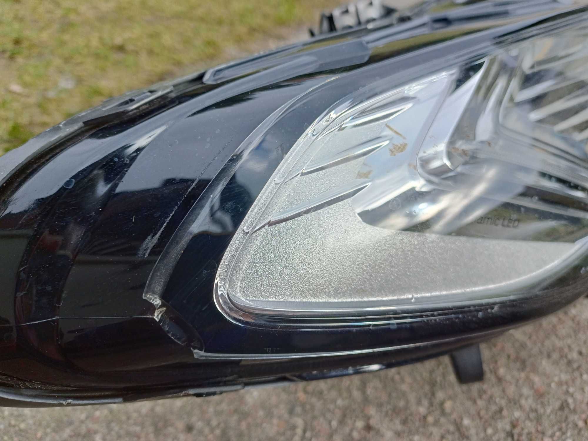 Ford Mondeo MK5 Lampa prawa przednia Dynamic LED