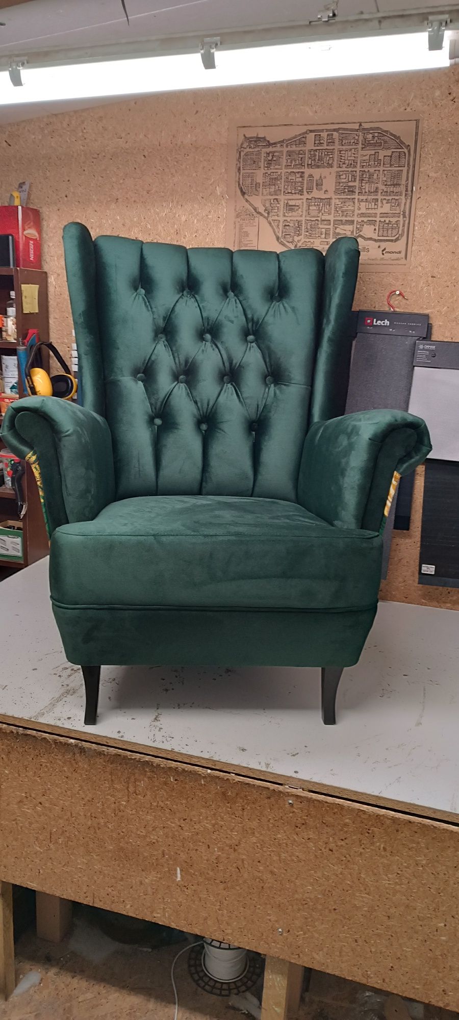 Fotel Uszak, producent, Chesterfield, królewski, fotel ludwik