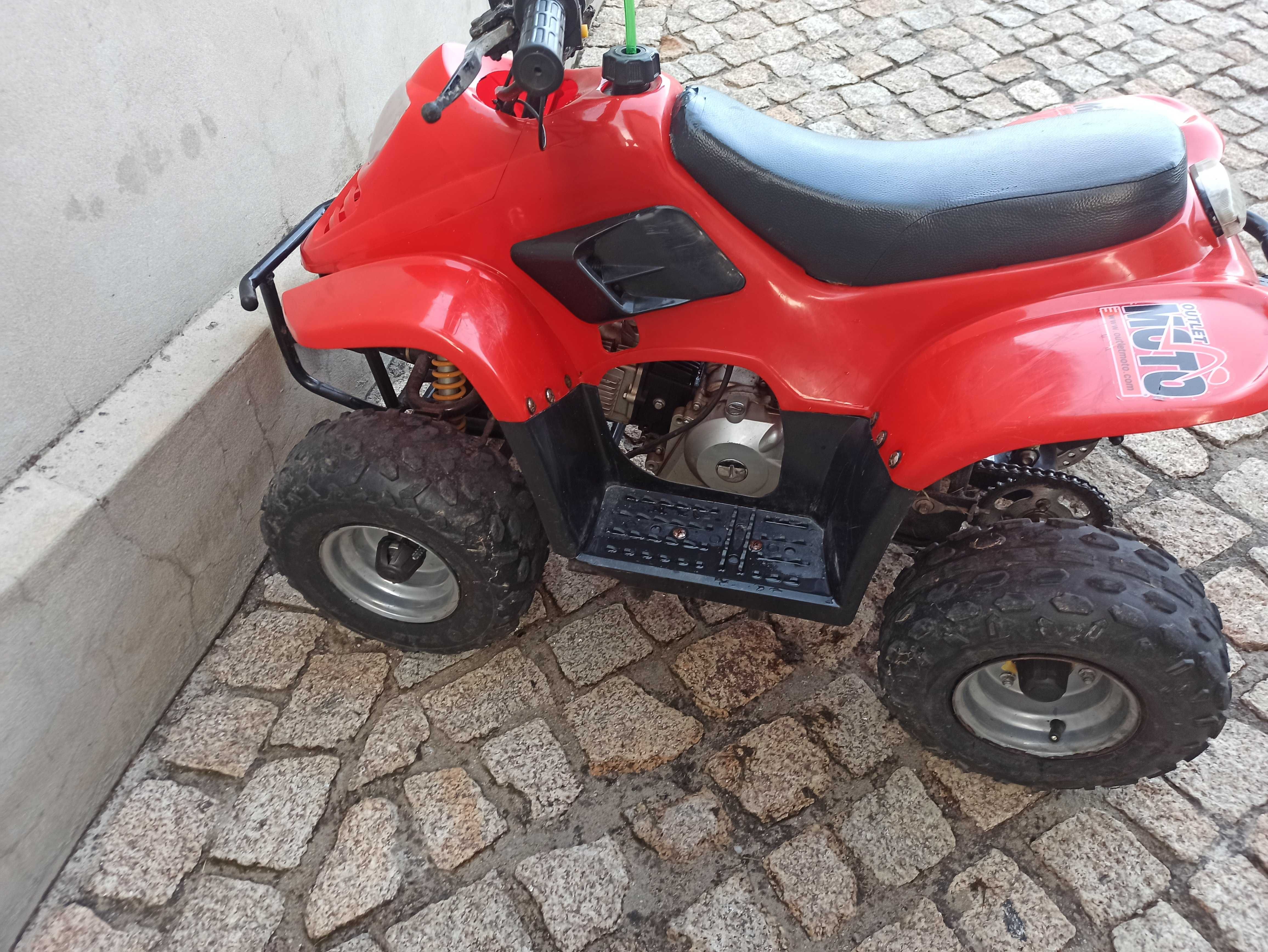 Moto quatro 110 cm^3