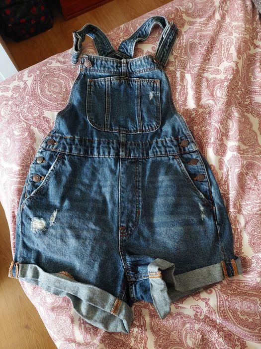 Calções Bershka, jardineiras ganga, tam M em bom estado