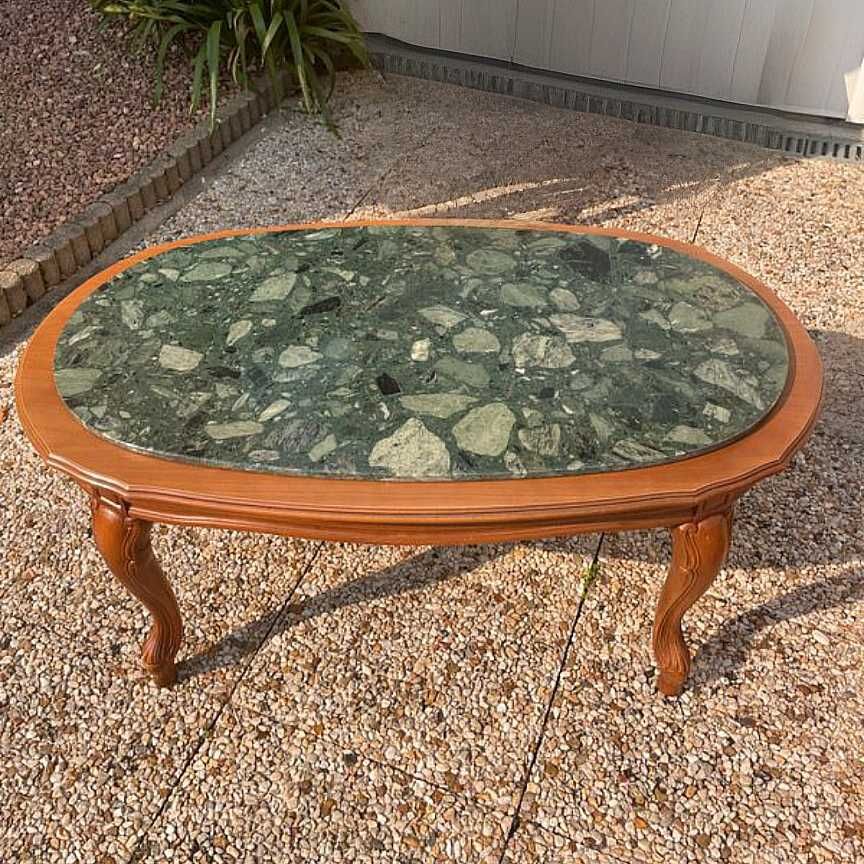 Mesa de centro em madeira e mármore