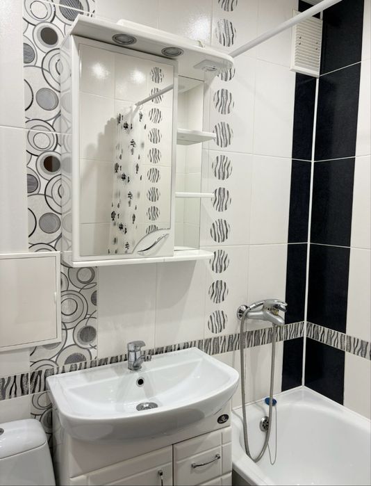 Подобова оренда у центрі ТРЦ Глобал