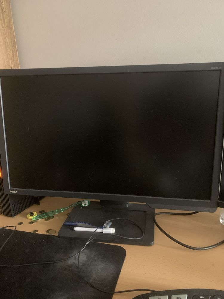 Monitor 24 z zasilaczem