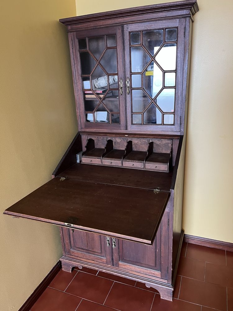 Escrivaninha em madeira maciça