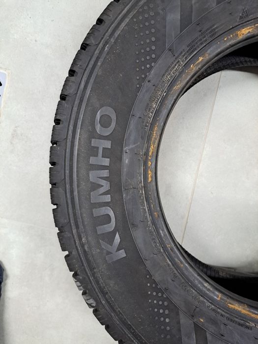 2x opony zimowe zima kumho 8mm 215/75/16c