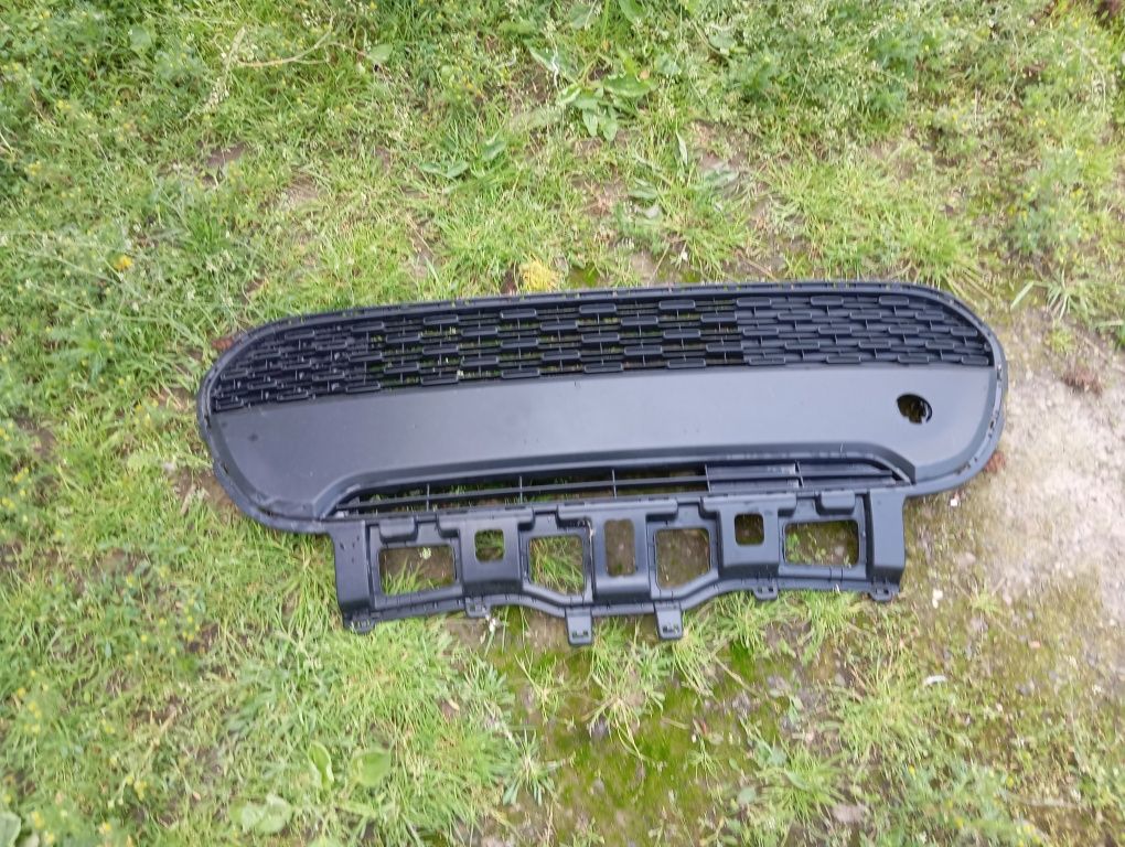 Kratka środkowa zderzaka przedniego przód Kia Picanto III 3 Oryginał