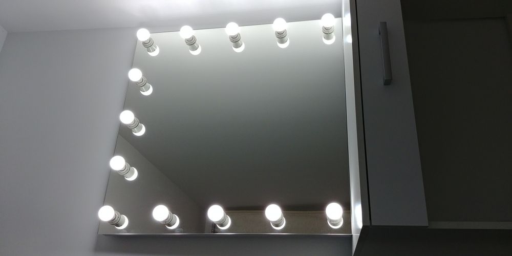 Lustro Glamour led do makijażu, idealny prezent