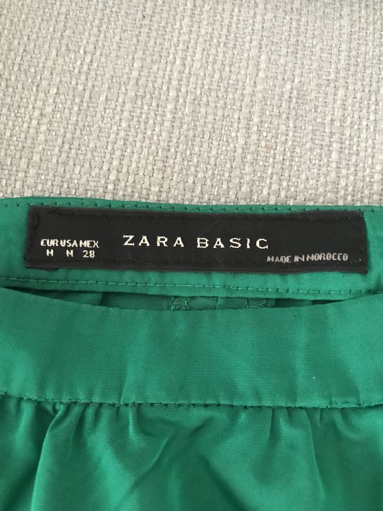 Vestido verde evasé Zara