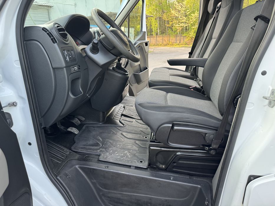 Wynajem Renault Master Doka | 7-osobowy z plandeką | Od 200 zł/dobę!