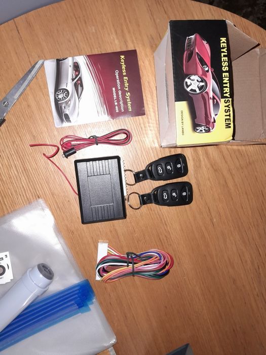 Універсальний контррлер центральеого замка LB-405