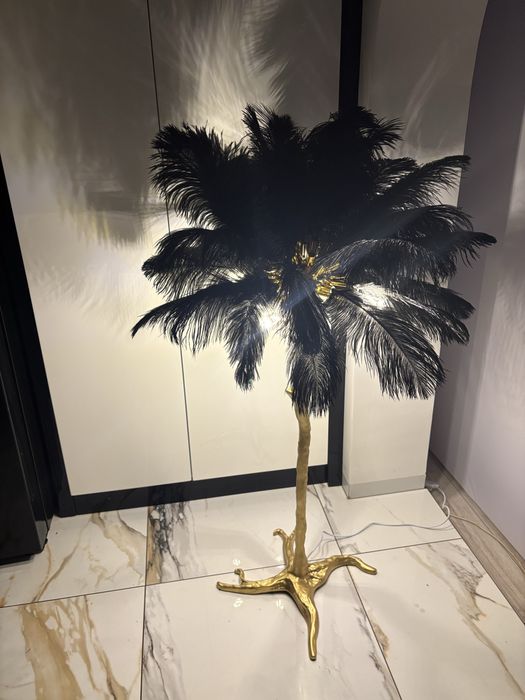 Przesliczna lampa podlogowa z piorami 120 cm wysokosc