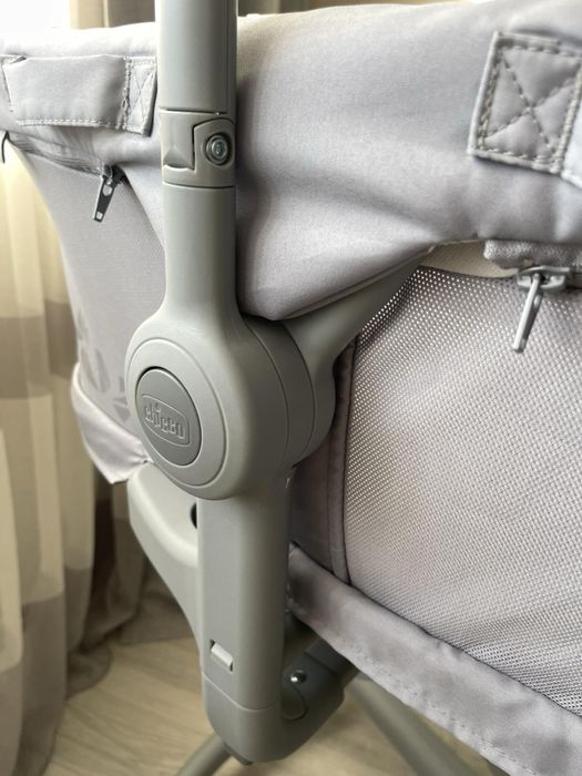 Ліжечко-стільчик Chico 5 в 1 Baby Hug Pro