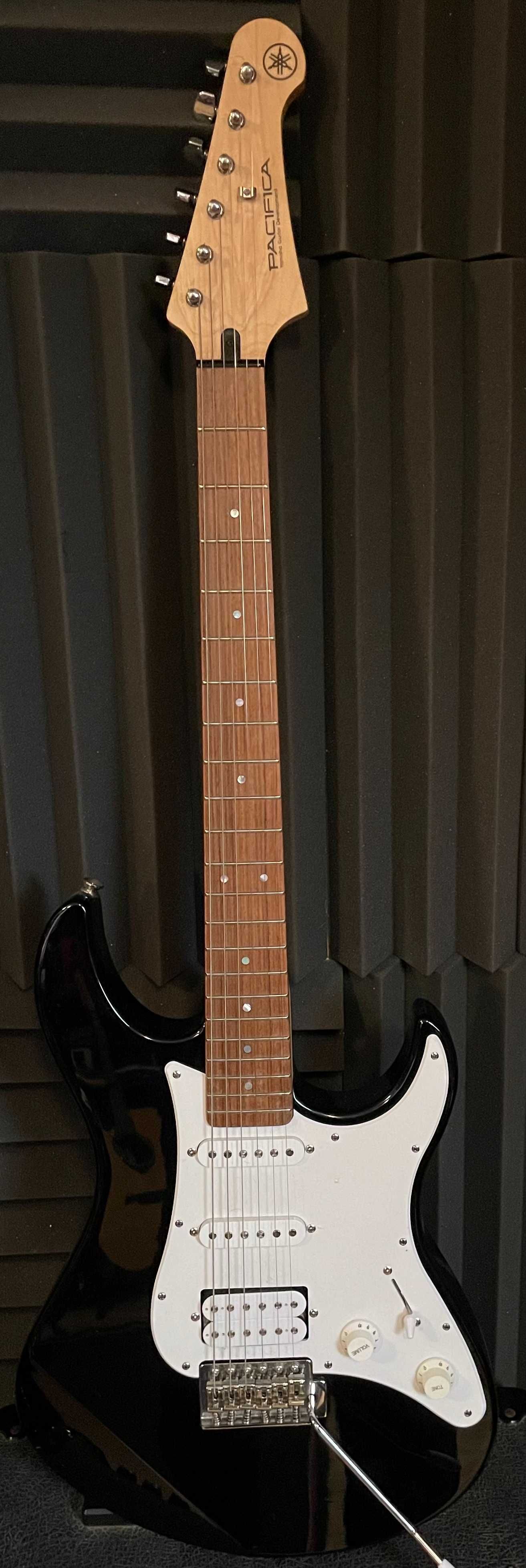 Yamaha Pacifica 012 BK gitara elektryczna